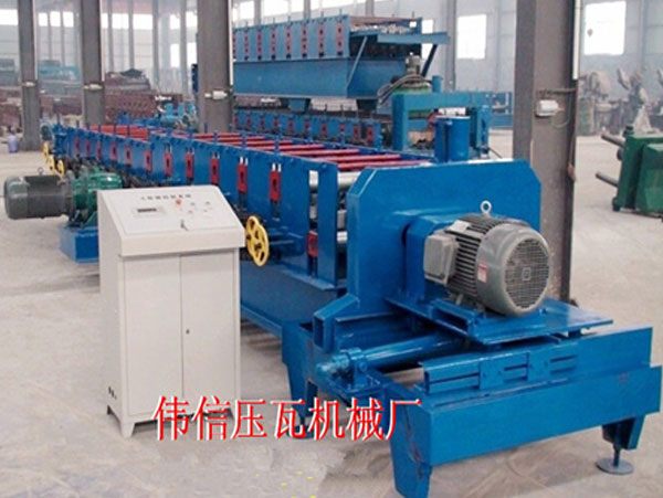 全自动飞锯冲孔C型钢机 全自动飞锯冲孔C型钢机