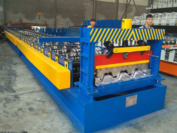 720型楼承板设备 720型楼承板设备