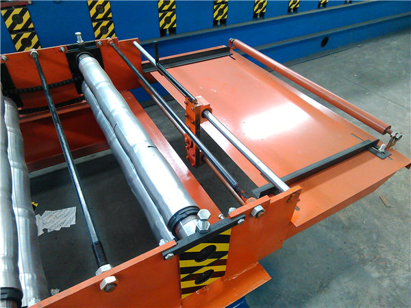 828型琉璃瓦压瓦机